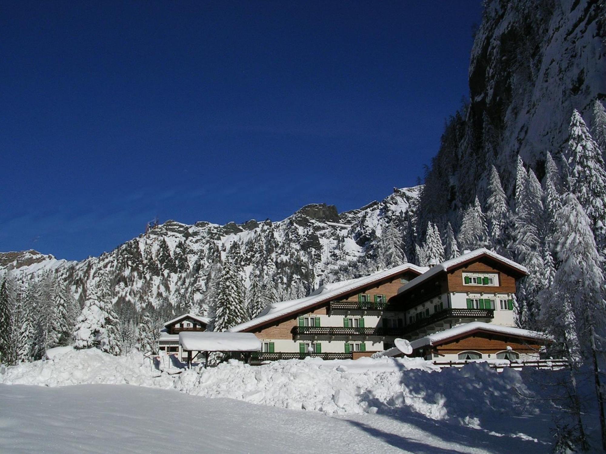 Hotel Roy Malga Ciapela Exterior foto