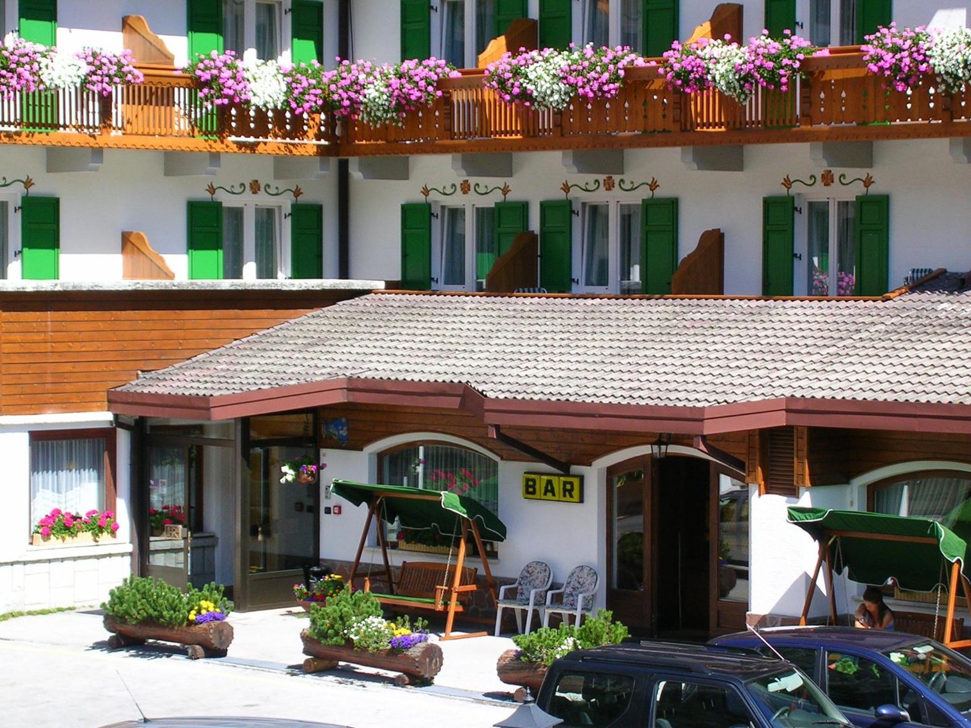 Hotel Roy Malga Ciapela Exterior foto